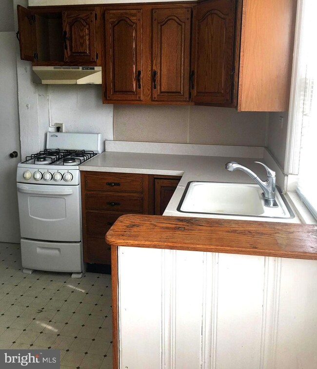 374 Edmonds Ave, Drexel Hill, PA 19026 - photo 4