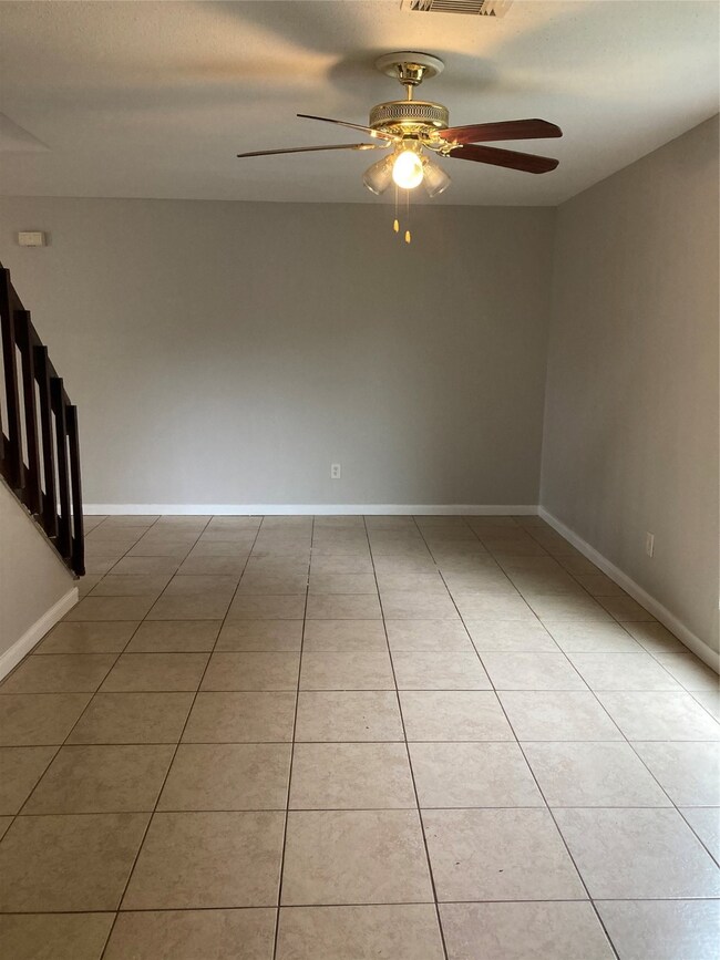 3402 Avenue O unit A, Rosenberg, TX 77471 - photo 4