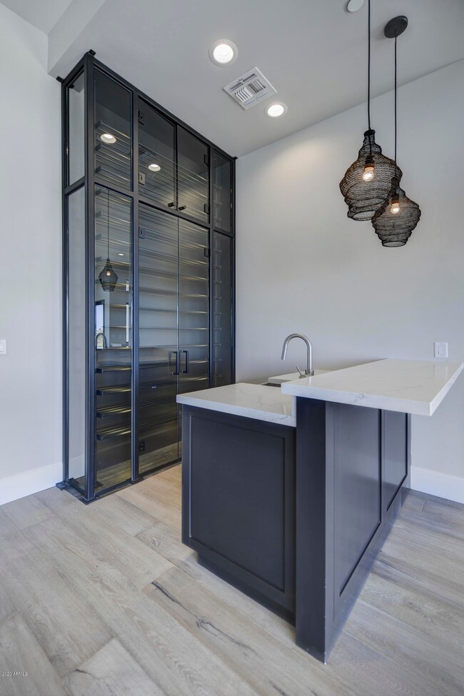 007_Wet Bar Detail