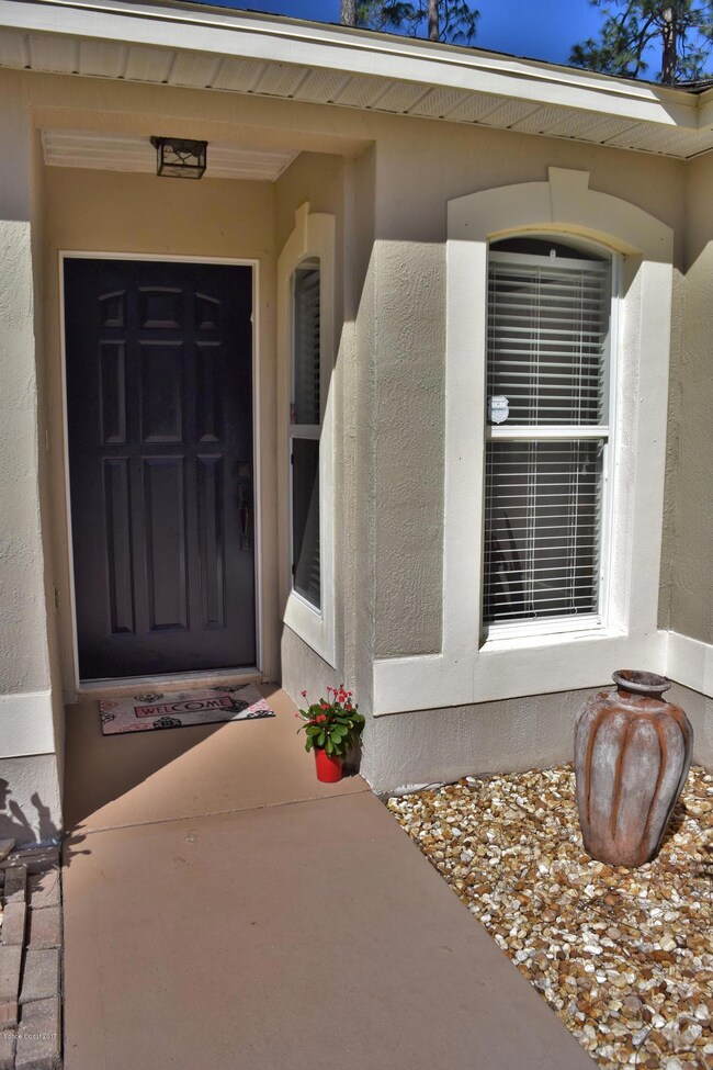 Inviting Front Entry!