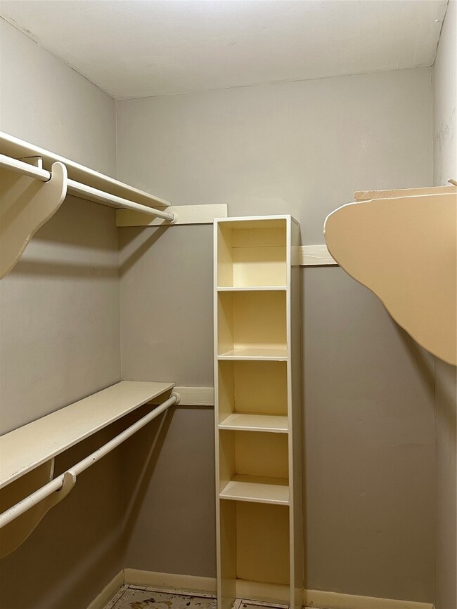 2610 Leichester Dr, Spring, TX 77386 - photo 5