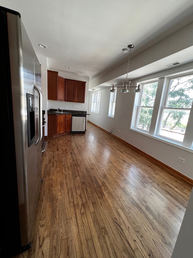 6314 N Fairfield Ave unit 3A, Chicago, IL 60659 - photo 4