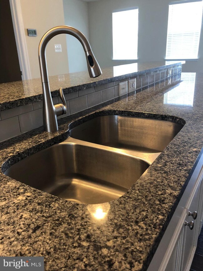 7107 Beaumont Place unit A, Hanover, MD 21076 - photo 4