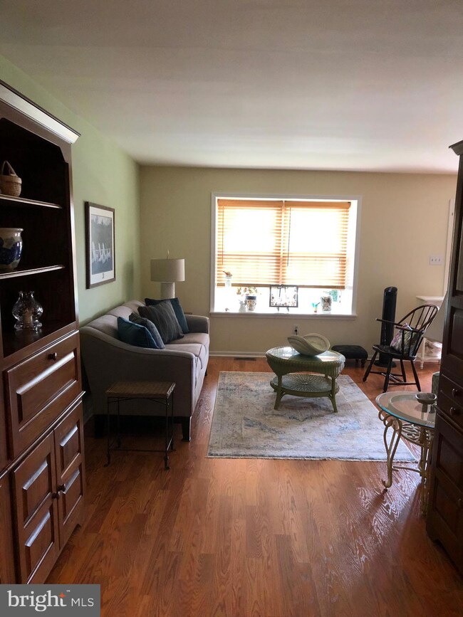 338 Scola Rd, Brookhaven, PA 19015 - photo 5