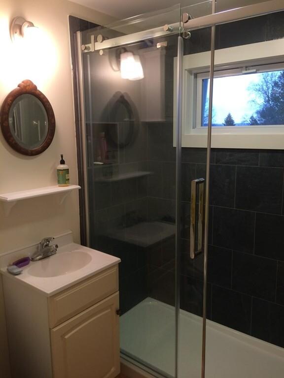 135B Round Hill Rd unit B, Northampton, MA 01060 - photo 7