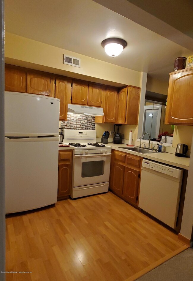 60 Vogel Loop, Staten Island, NY 10314 - photo 5