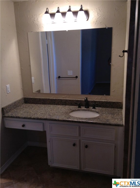 1005 N Lbj Dr unit A4, San Marcos, TX 78666 - photo 7