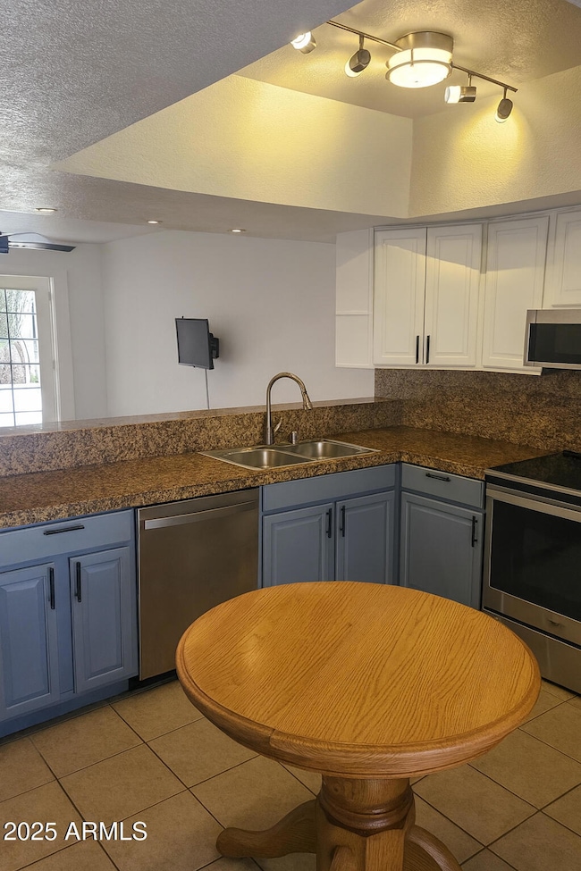 2838 E Beck Ln unit 2, Phoenix, AZ 85032 - photo 4