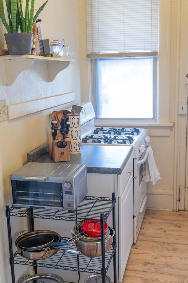 82 E Welch Ave, Columbus, OH 43207 - photo 6