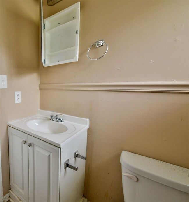 215 Lincoln St, Jackson, TN 38301 - photo 7