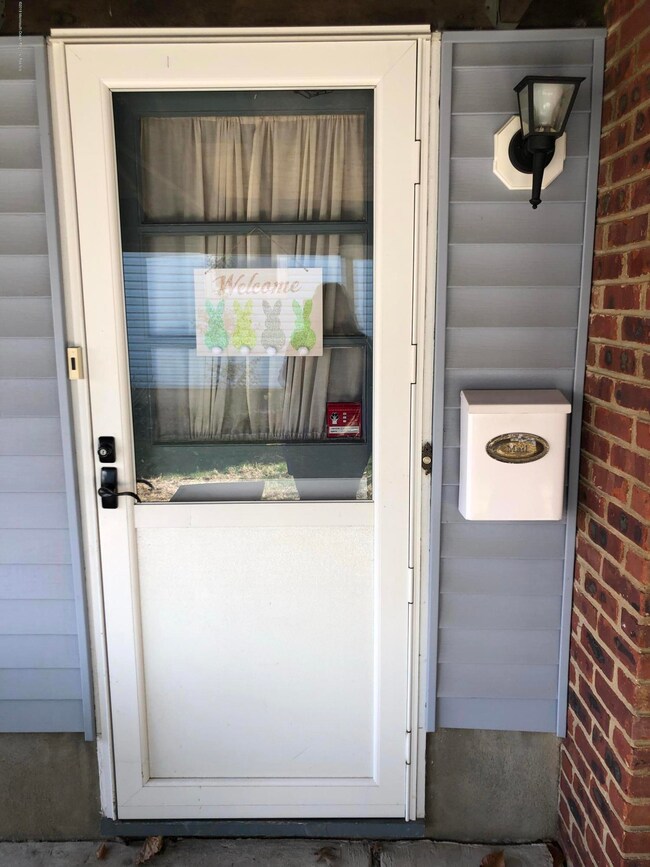 SIDE DOOR ENTRANCE