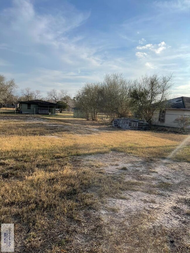 1505 Santa Maria St unit R W1/2, Weslaco, TX 78596 - photo 2