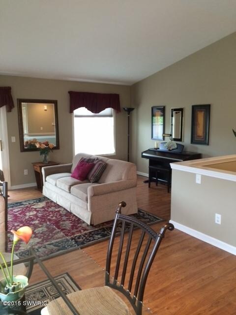2678 Hillandale LR