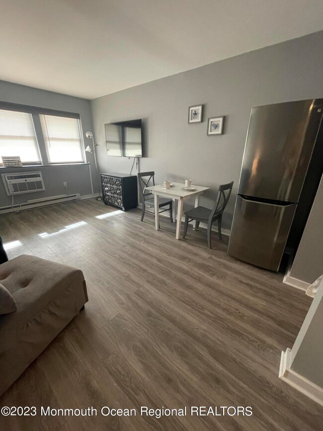 1492 Ocean Ave unit a3 short term, Sea Bright, NJ 07760 - photo 3