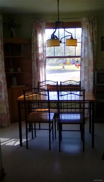 View of the eating area off of the kitchen - 2 lar