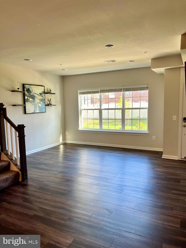 5548 Lanteen St, Seabrook, MD 20706 - photo 6