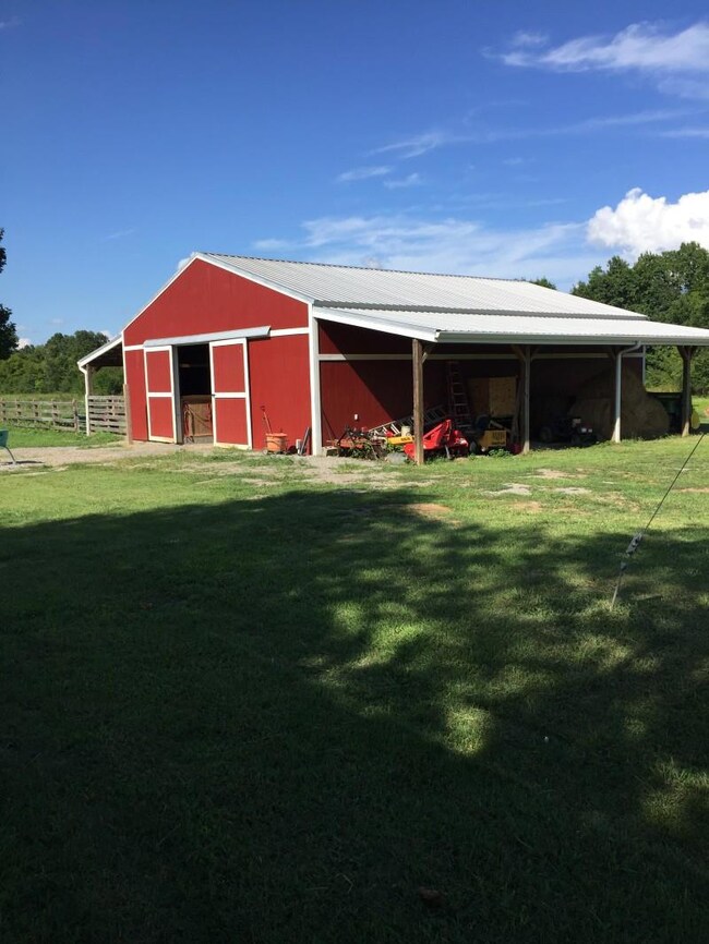 332 John Shaw Rd, Lewisburg, TN 37091 - photo 2