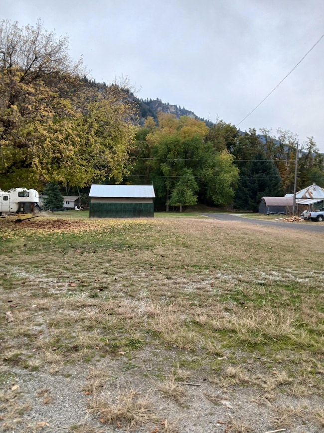 525 Columbia Ave, Northport, WA 99157 - photo 4