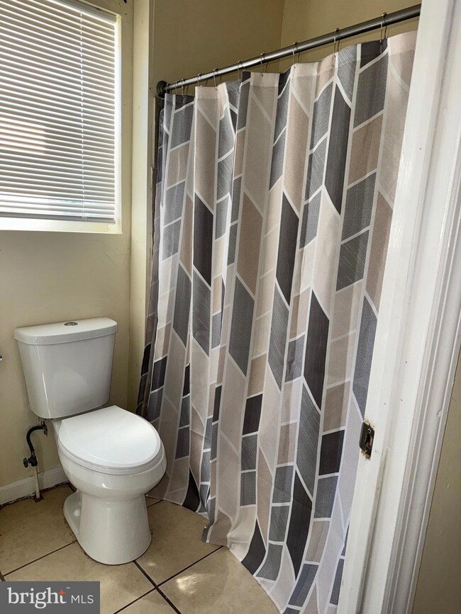 1090 Thurman St, Camden, NJ 08104 - photo 7