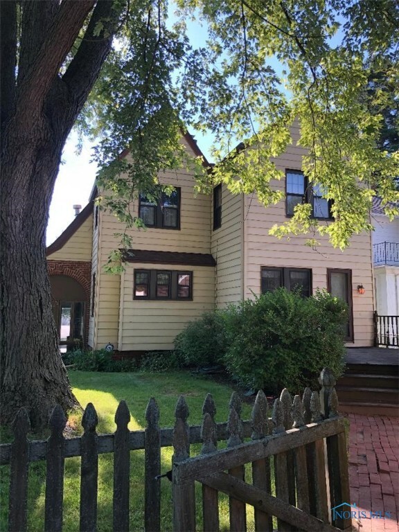 Exterior Rear View