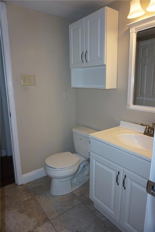 bedroom 1 bathroom adjoining to hall