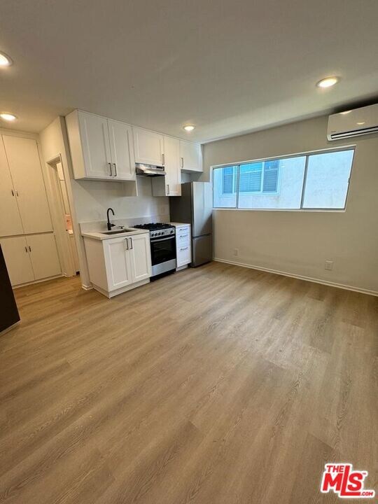 11938 Goshen Ave unit 10, Los Angeles, CA 90049 - photo 2