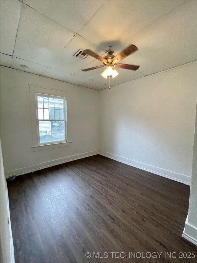 910 N Collins Ave, Okmulgee, OK 74447 - photo 5