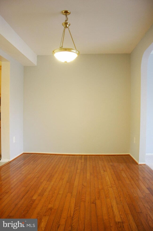2328 Sun Valley Cir, Silver Spring, MD 20906 - photo 5