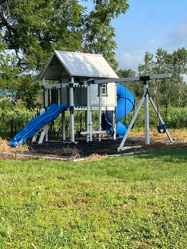 9766 N Gundy Rd, Roanoke, IN 46783 - photo 5