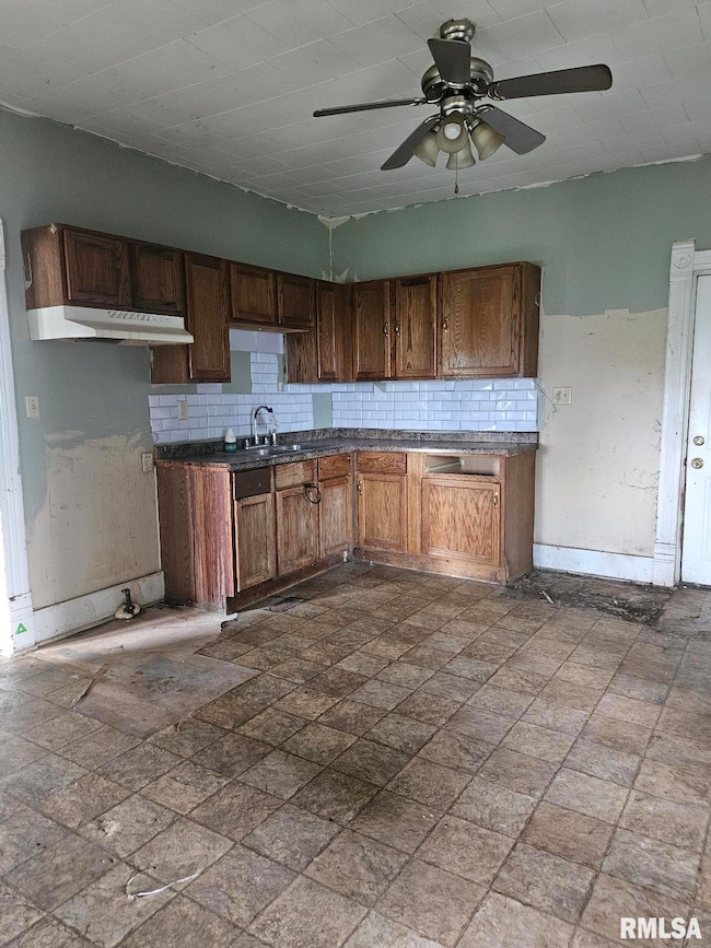 224 E State St, Washburn, IL 61570 - photo 5