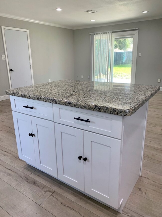 10326 Buena Park Dr, Houston, TX 77089 - photo 7