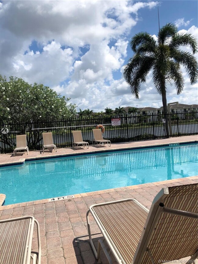 10557 SW 6th St unit 1306, Pembroke Pines, FL 33025 - photo 4