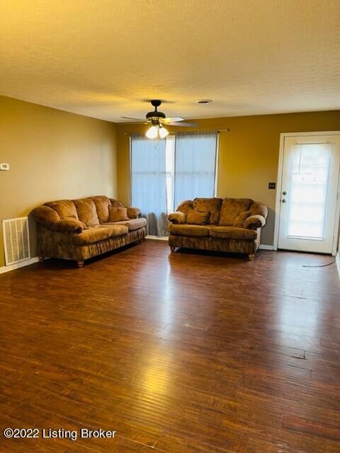 1609 Angela Way living room 1
