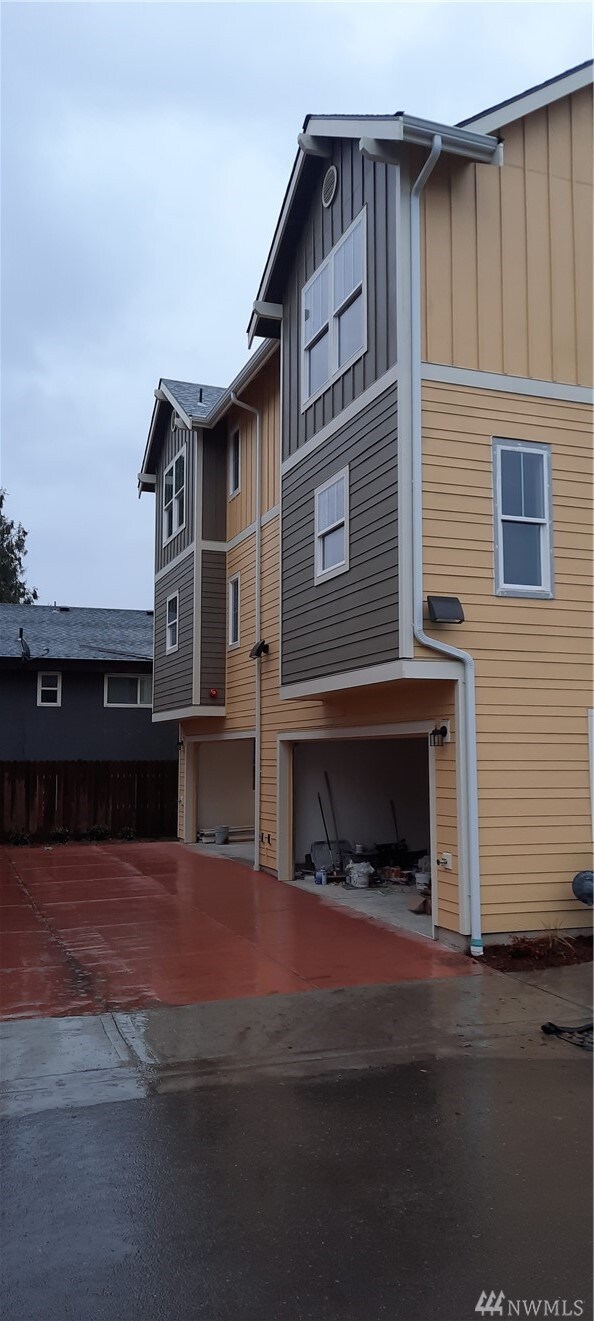 14414 34th Ln S, Tukwila, WA 98168 - photo 2