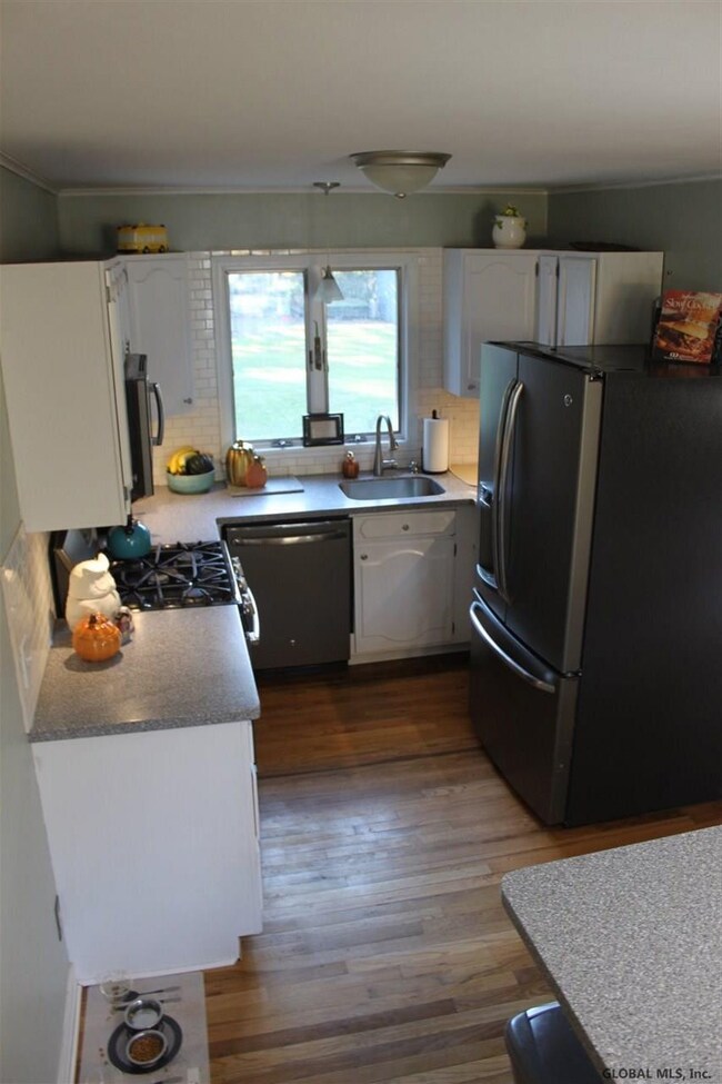 10 Rita Ln, Albany, NY 12211 - photo 4