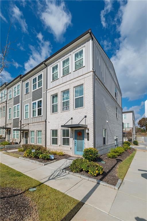 313 Skylar Terrace SE, Atlanta, GA 30315 - photo 2