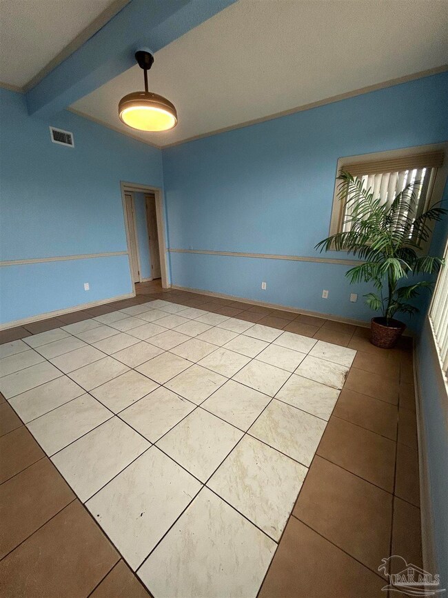 Livingroom with new ceiling fan and light