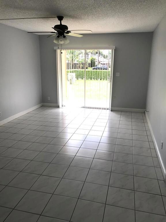 1798 Abbey Rd unit 106C, West Palm Beach, FL 33415 - photo 5