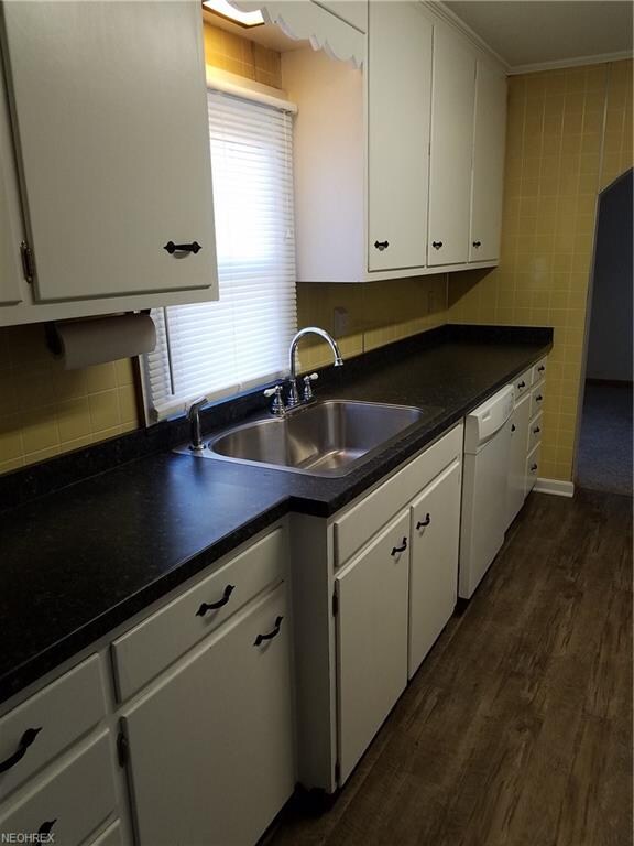 2444 23rd St NE, Canton, OH 44705 - photo 5