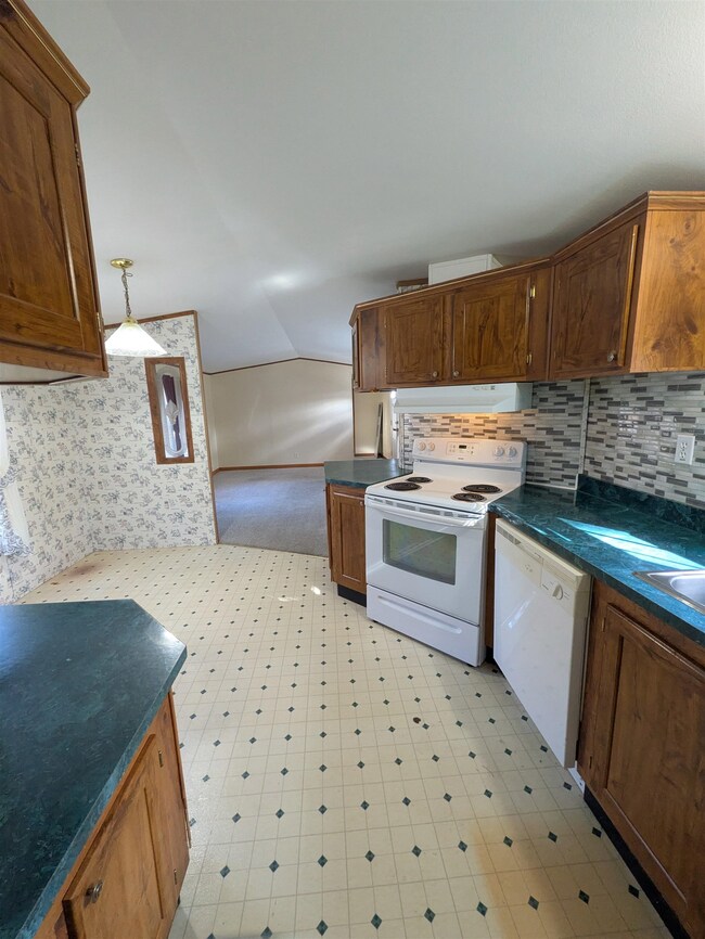 49 Skyline Dr, Concord, NH 03303 - photo 5