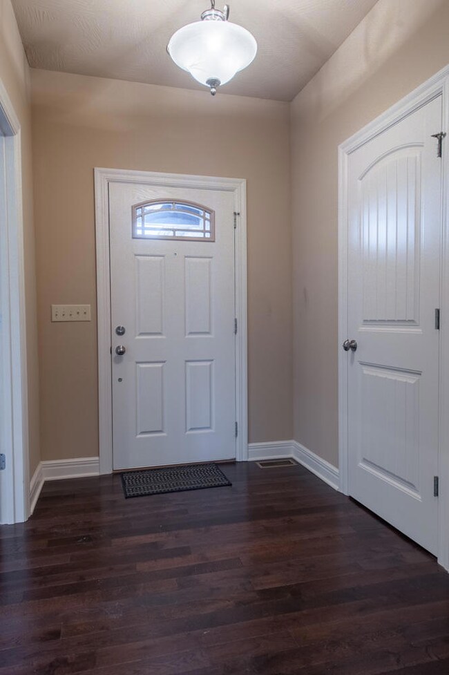 006_592 E Selby Dr_