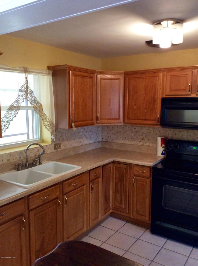 6724 Laralou Ct, Jacksonville, FL 32216 - photo 2