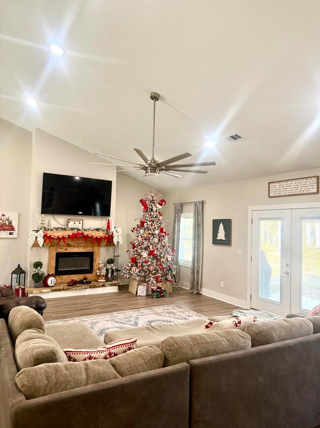 169 E Sheppard St, Stapleton, GA 30823 - photo 5