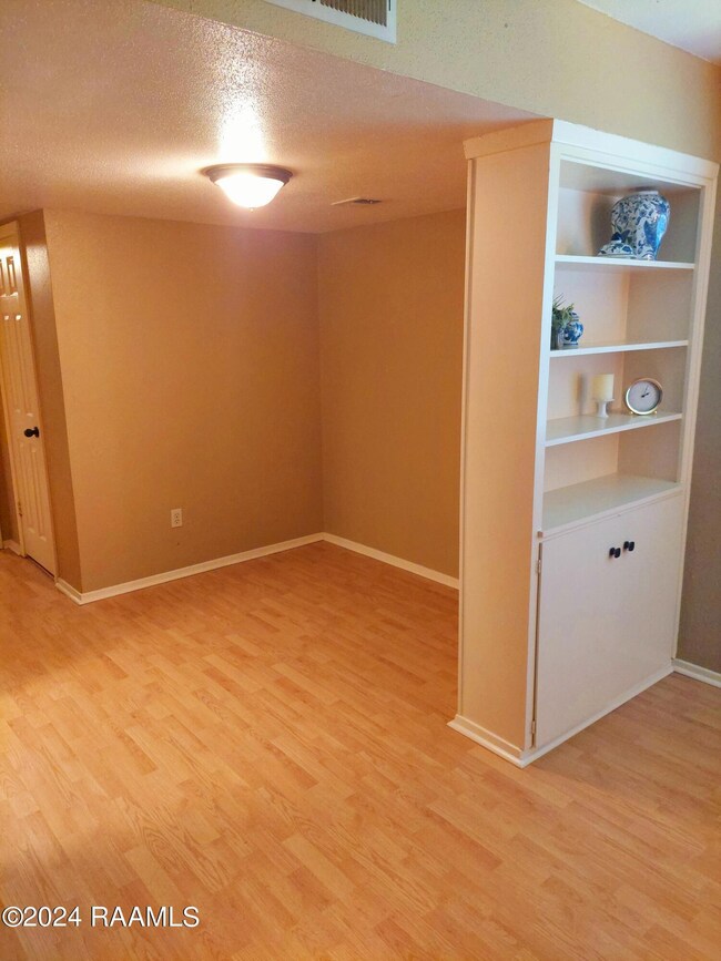 breakfast room