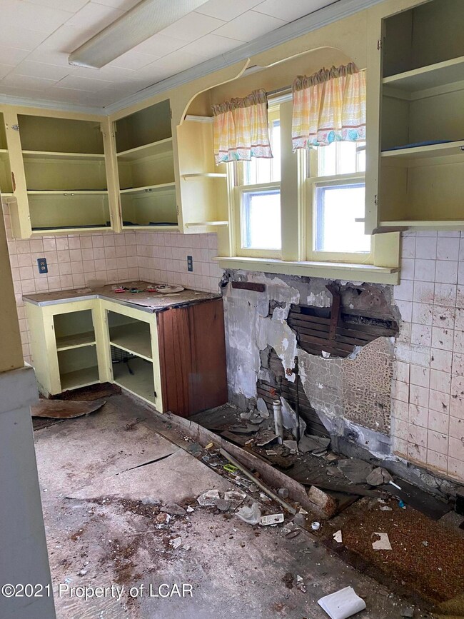 155 S Main St, Plains, PA 18705 - photo 5