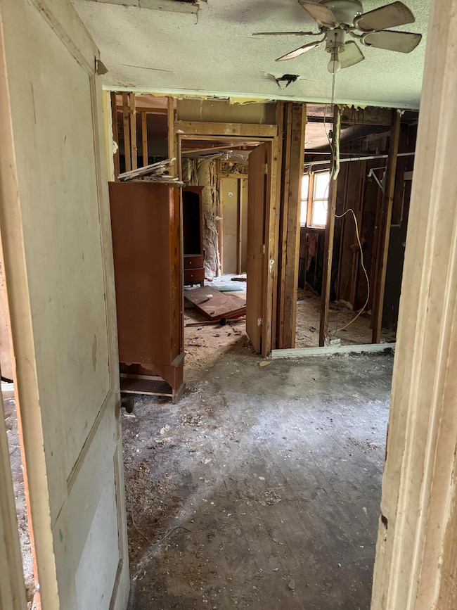 218 N Walnut St, Commerce, OK 74339 - photo 6