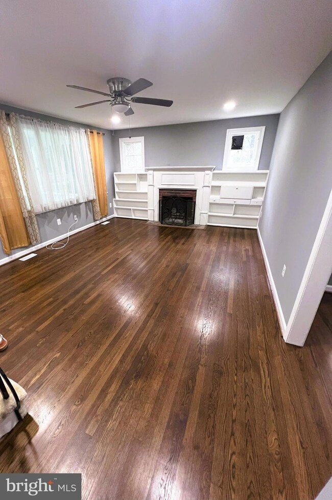 18304 Old Triangle Rd, Triangle, VA 22172 - photo 4