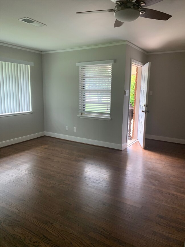 2310 Chantilly Ln, Houston, TX 77018 - photo 3