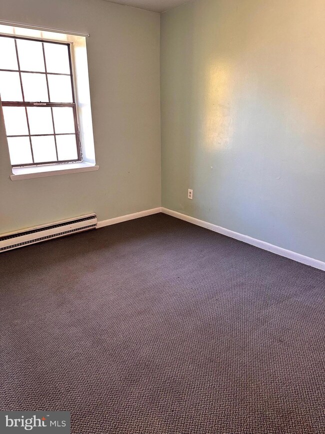 453 E Walnut St, Perkasie, PA 18944 - photo 7