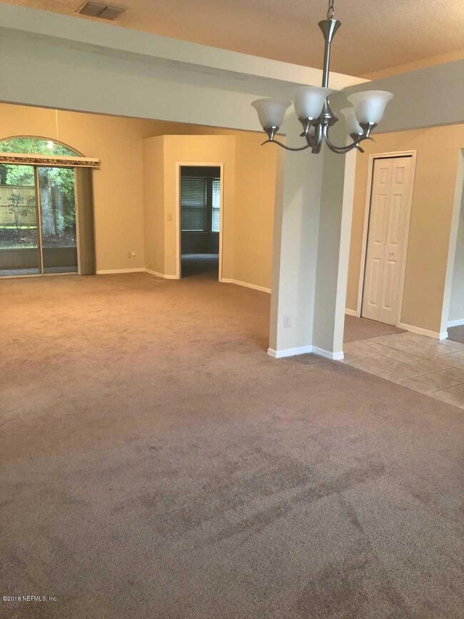 Dining Room to FR toward MBR - Maple Lea